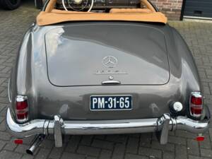 Image 19/24 de Mercedes-Benz 190 SL (1961)