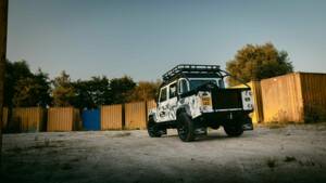 Bild 24/42 von Land Rover Defender Works V8 Trophy (2012)