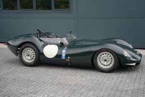 Image 47/50 of Lister Knobbly (1959)