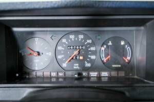 Image 19/50 de Volvo 240 Turbo (1983)