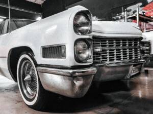 Image 5/8 de Cadillac DeVille Convertible (1966)