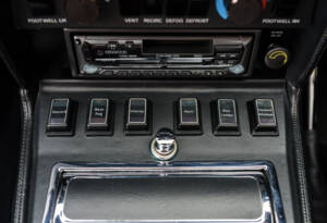 Image 23/32 of Aston Martin V8 Vantage X-Pack (1987)