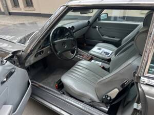 Afbeelding 26/40 van Mercedes-Benz 420 SL (1986)