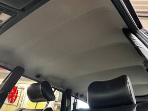 Bild 41/54 von Mercedes-Benz 300 TD Turbo (1993)