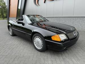 Image 7/44 of Mercedes-Benz 300 SL (1991)