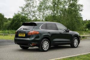 Bild 10/50 von Porsche Cayenne Diesel (2011)