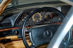 Bild 31/42 von Mercedes-Benz 560 SEC (1991)