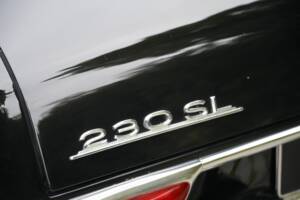 Image 11/12 of Mercedes-Benz 230 SL (1964)