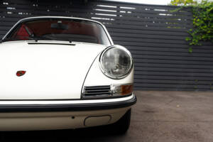 Image 29/78 of Porsche 911 2.0 E (1968)