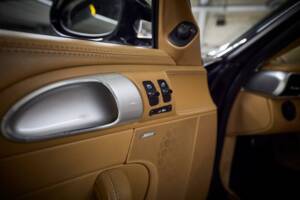 Bild 76/78 von Porsche 911 Carrera 4S (2006)