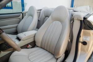 Image 61/91 de Jaguar XK8 4.0 (2000)