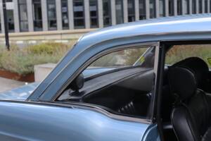 Image 32/56 of Peugeot 404 Coupé (1968)