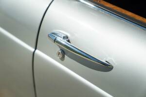 Image 24/50 de Jaguar XJ 6 4.2 (1970)