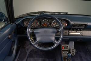 Image 16/25 of Porsche 911 Carrera (1997)