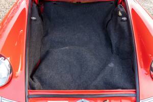 Image 24/50 of Porsche 912 (1968)