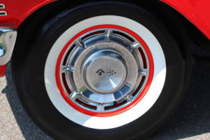 Image 14/31 of Chevrolet Impala Convertible (1960)