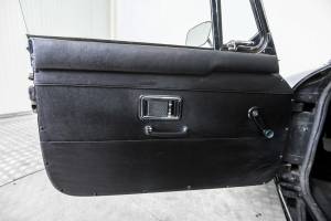 Image 20/50 of MG MGC GT (1969)