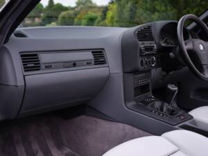 Image 35/50 de BMW 328i (1995)