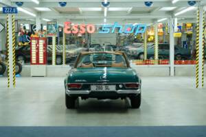 Image 10/50 de Mercedes-Benz 280 SL (1968)