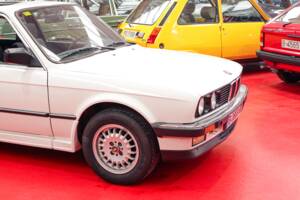 Image 31/38 of BMW 325i (1986)