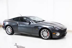 Imagen 2/31 de Aston Martin V12 Vanquish S (2006)