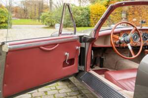 Afbeelding 13/29 van Aston Martin DB 2&#x2F;4 Mk II DHC (1956)