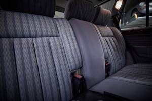 Image 61/100 of Mercedes-Benz 230 TE (1990)