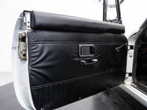 Bild 33/44 von MG MGB GT (1971)