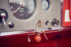 Immagine 16/42 di Jaguar XK 150 3.4 S OTS (1958)
