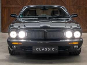 Bild 3/34 von Jaguar XJR 4.0 (2001)