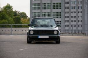 Bild 10/40 von Volkswagen Golf Mk I Convertible 1.8 (1991)