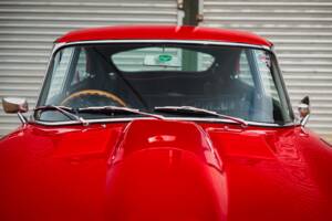 Image 18/46 of Jaguar E-Type (2+2) (1966)