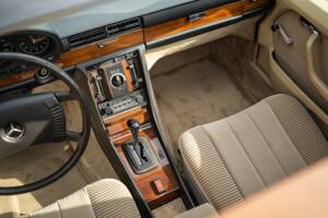 Image 33/81 of Mercedes-Benz 280 SE (1979)