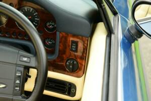 Imagen 37/50 de Aston Martin Virage Volante (1995)