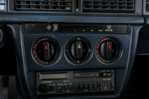 Image 23/50 of Mercedes-Benz 190 E (1986)
