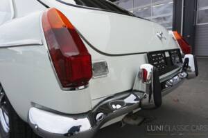 Image 25/54 de MG MGB GT (1974)