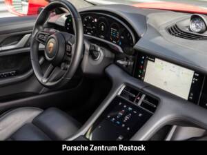 Afbeelding 9/30 van Porsche Taycan Turbo S Sport Turismo (2022)