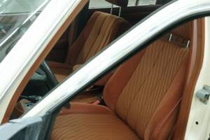 Bild 44/50 von Mercedes-Benz 380 SE (1980)