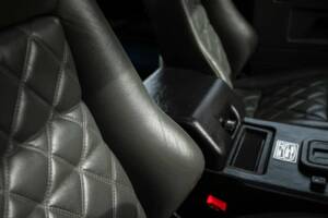 Image 17/50 of Land Rover Defender 90 "50th Anniversary" (1998)