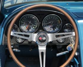 Image 14/26 of Chevrolet Corvette Sting Ray Convertible (1965)