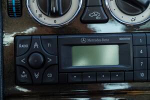 Image 32/48 of Mercedes-Benz SLK 320 (2001)