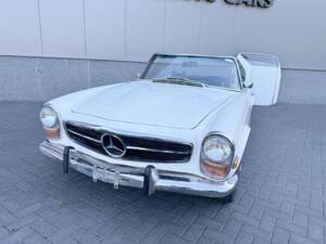 Image 16/50 of Mercedes-Benz 280 SL (1970)