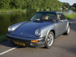 Image 5/8 de Porsche 911 Carrera 3.2 (1985)