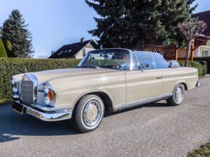 Afbeelding 13/24 van Mercedes-Benz 220 SE b (1964)