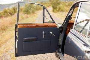 Image 10/50 of Daimler 2.5 Litre V8 (1965)