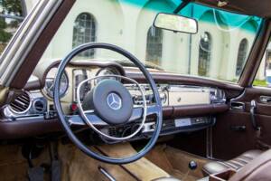 Image 46/56 de Mercedes-Benz 280 SL (1970)