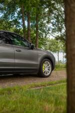Image 14/21 of Porsche Cayenne Coupé E-Hybrid (2020)