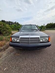 Bild 38/39 von Mercedes-Benz 190 E 1.8 (1992)