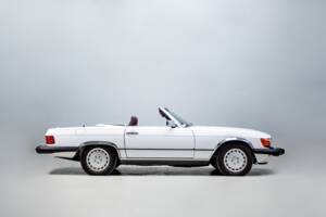 Image 14/48 of Mercedes-Benz 560 SL (1988)
