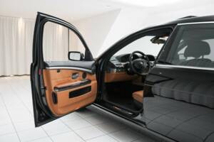 Bild 4/18 von BMW 760i (2005)